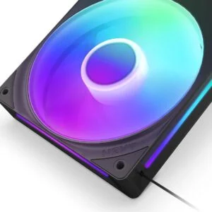 Комплект вентилатори NZXT F360 Black RGB Core детайл на конектора 4-Pin PWM
