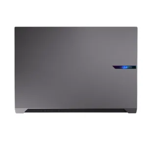 Крупен план на клавиатурата на лаптоп GIGABYTE AERO X16 1TH93EEC94AH