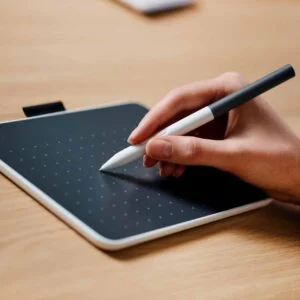 Графичен дисплей таблет Wacom One Pen tablet Medium Bluetooth 5.1 Бял детайл на интерфейс