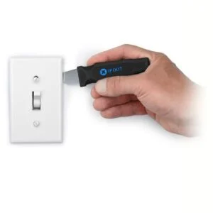Инструмент iFixit Jimmy показан от страничен ъгъл с акцент върху дръжката