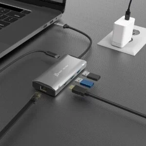 Докинг станция j5create JCD392 детайлна снимка на USB-C E-Marker чипа