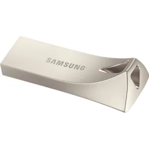 USB памет Samsung BAR Plus 64GB USB-A Сребриста в ръка за размер и удобство