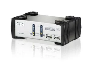 KVMP превключвател ATEN CS1732A продуктова снимка отпред с видими USB и аудио портове