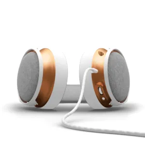 Геймърски слушалки Dark Project Sono Wired White/Gold снимка на продукта в гейминг среда