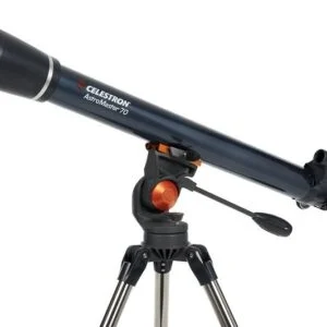 Телескоп Celestron AstroMaster 70AZ Рефрактор страничен изглед на оптичната тръба и монтировката