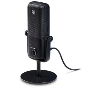 Настолен микрофон Elgato Wave 3 на бял фон с видим кабел