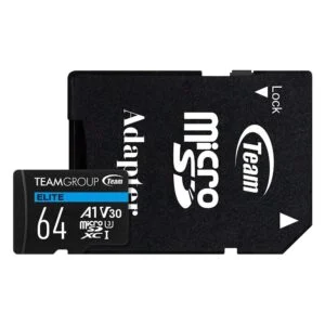 Карта памет Team Group A1 microSDXC 64GB с включен SD адаптер на бял фон