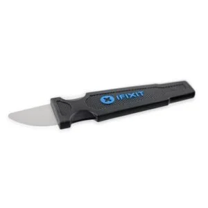 Инструмент iFixit Jimmy с метално острие и синя дръжка в близък план
