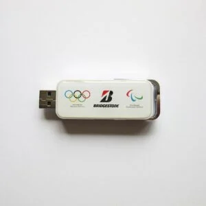 Флаш памет 32Gb USB 2.0 SD-34B бяла Без лого детайлна снимка отстрани